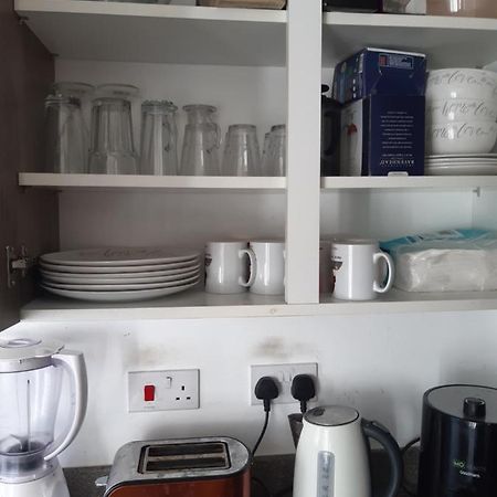 Our Guests Are Royal Apartment Higham Ferrers Exterior foto
